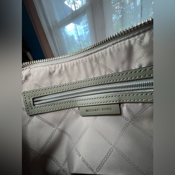 EUC Michale Kors leather crossbody in sage green - Picture 9 of 11